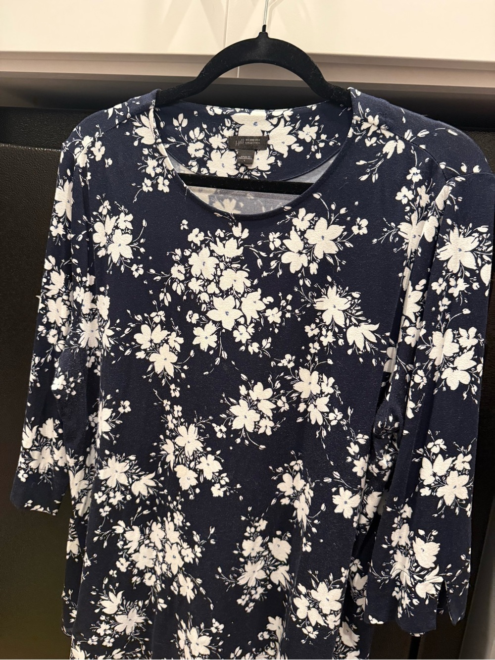 J. Jill Navy 3/4 Sleeve Floral Crewneck Top